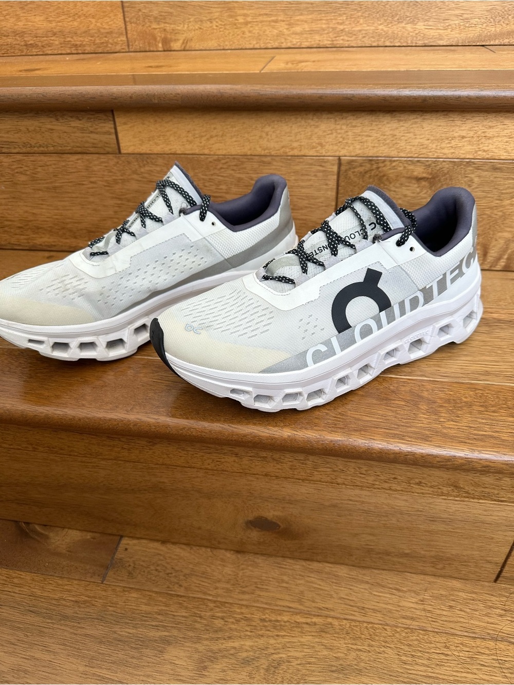 On Cloudmonster Men’s size 10.5 white - Picture 3 of 11